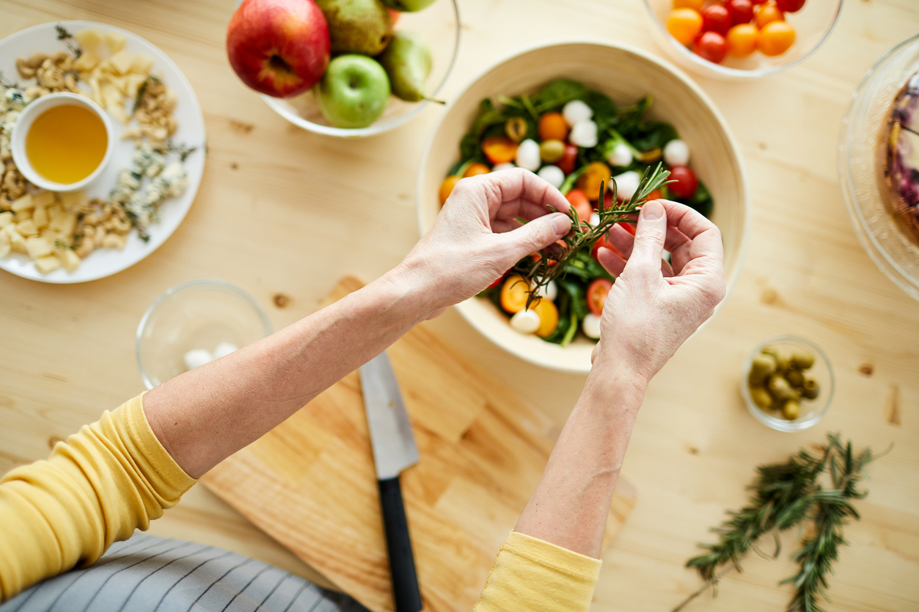 La salud venosa favorece la circulación, la energía y la movilidad. Prevenga las várices, la insuficiencia venosa crónica (IVC), la hinchazón y la pesadez en las piernas con hábitos simples de bienestar.